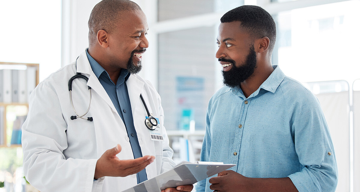 blog-doctor-patient-clipboard-smile